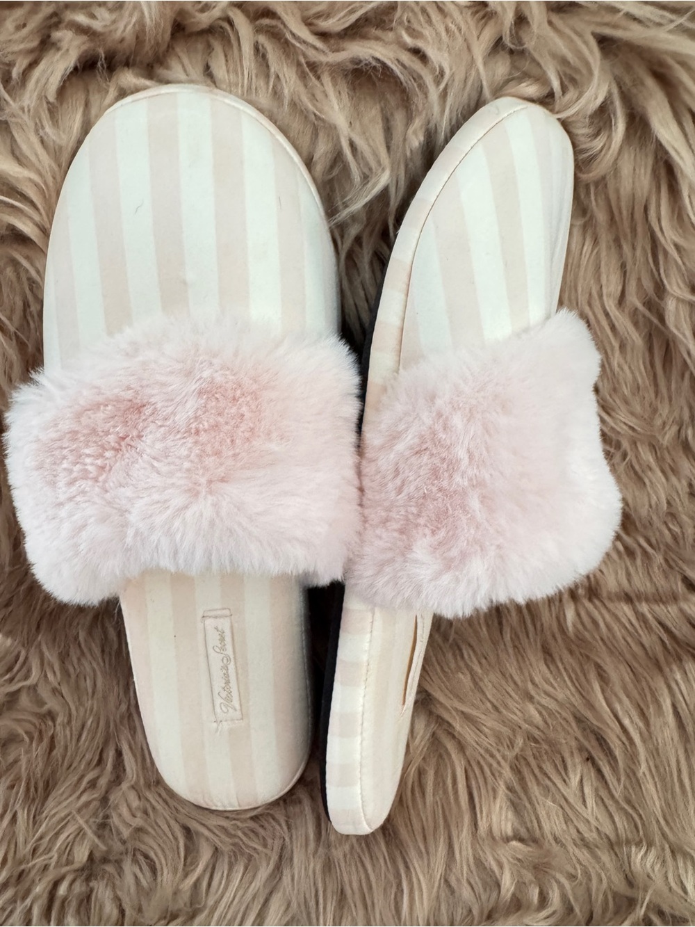 Victoria's Secret Light Pink Striped Plush Slide Slippers, Faux Fur Sz M 7/8 - Picture 4 of 8